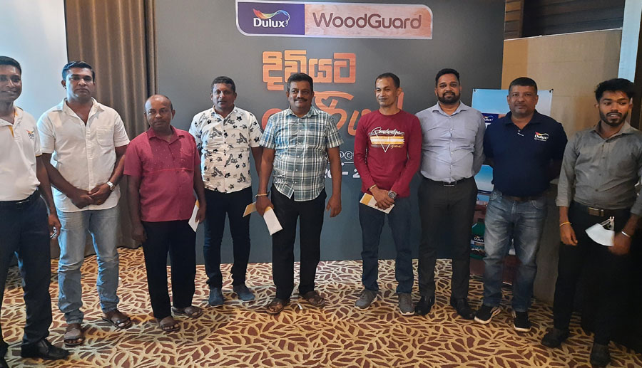 Winners of Dulux Wood Guard Painter Promo rewarded with valuable prizes