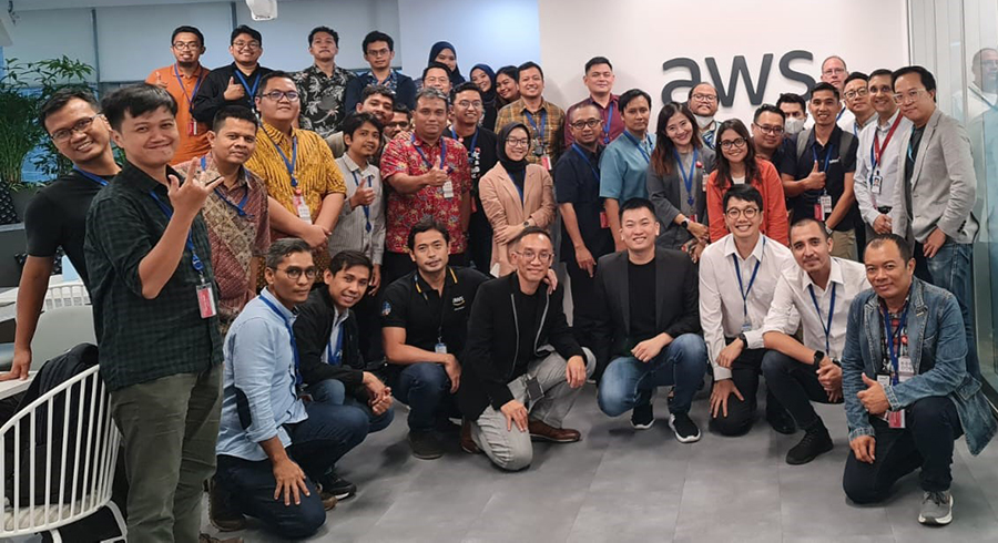 Axiata Digital Labs Indosat Ooredoo Hutchison XL Axiata and AWS Collaborate to Unveil the SinergiAPI Portal in Indonesia