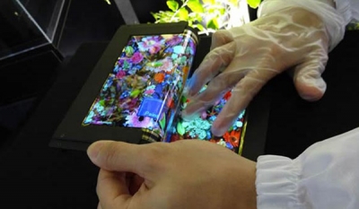 Semiconductor Energy Laboratory outs a 3-fold 8.7-inch OLED touch display