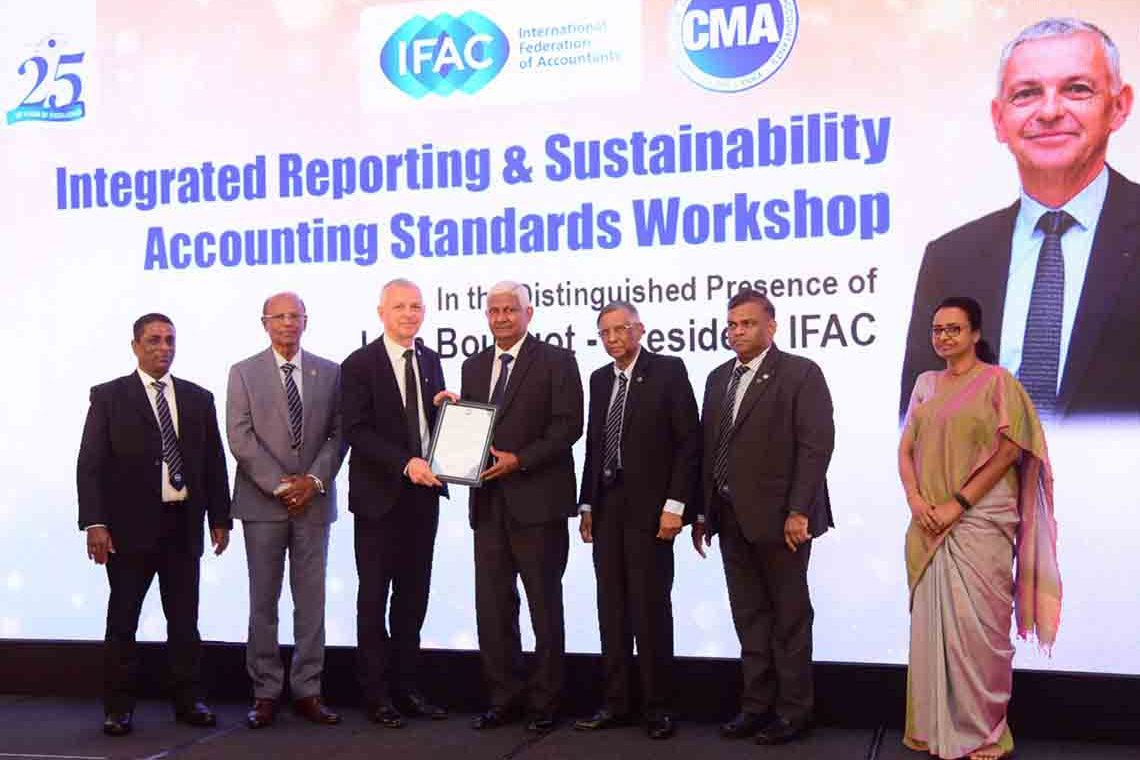 Ceylinco Life Chairman R. Renganathan honoured by CMA