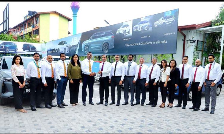 Seylan Bank partners with Hayleys Fentons Limited to power EV ownership with dedicated leasing solutions