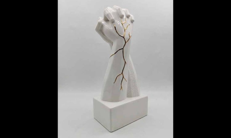 Automobile Industry Unveils Revolutionary Trophy Inspired by Dürer’s ‘Praying Hands’