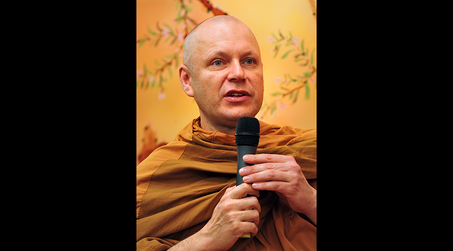 Ven Ajahn Brahmalis Dhamma Talk on Medin Poya
