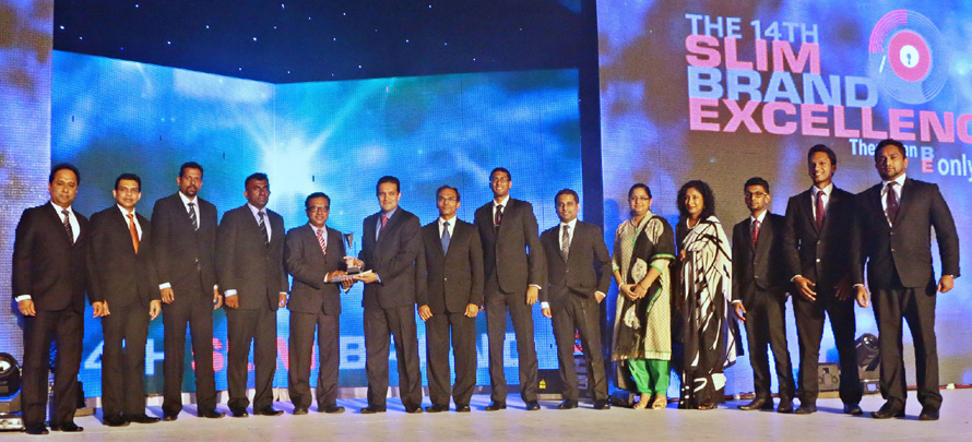 The Ceylinco Life team receives the Silver for Service Brand of the Year at the SLIM Brand Excellence Awards 2015