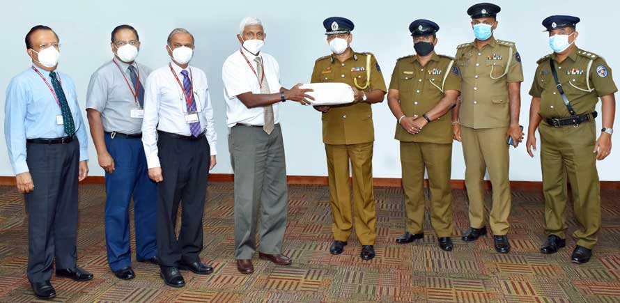 Ceylinco Life donates vital PPE to 111 police stations in Western Province