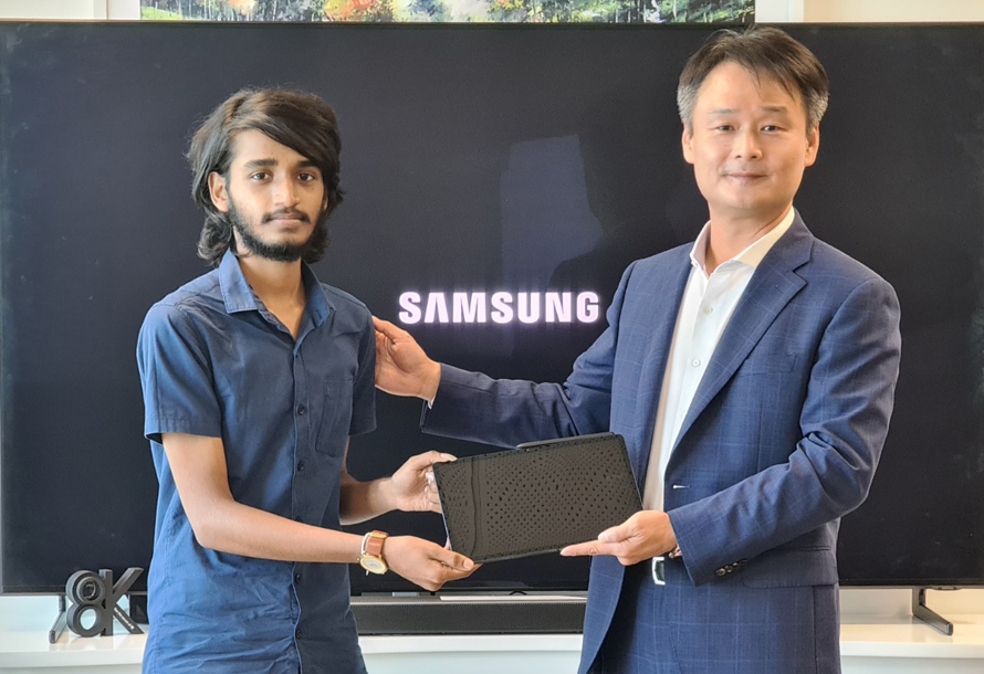 Samsung Sri Lanka gifts all new Galaxy Tab S7 to support an Island First Students advanced engineering studies