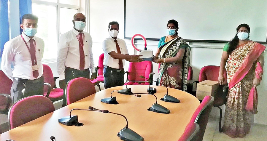 Ceylinco Life donates High Flow Nasal Cannula equipment to Batticaloa Teaching Hospital