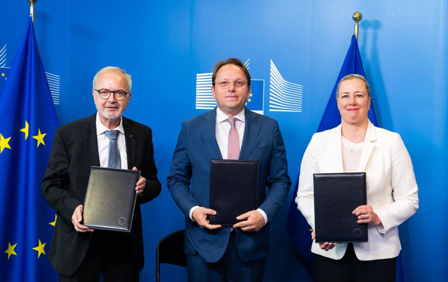 European Commission and EIB sign an Agreement to enable further investments worldwide