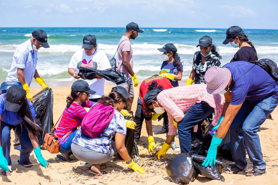 Wiley Sri Lanka employees indulge in beach cleanup activity