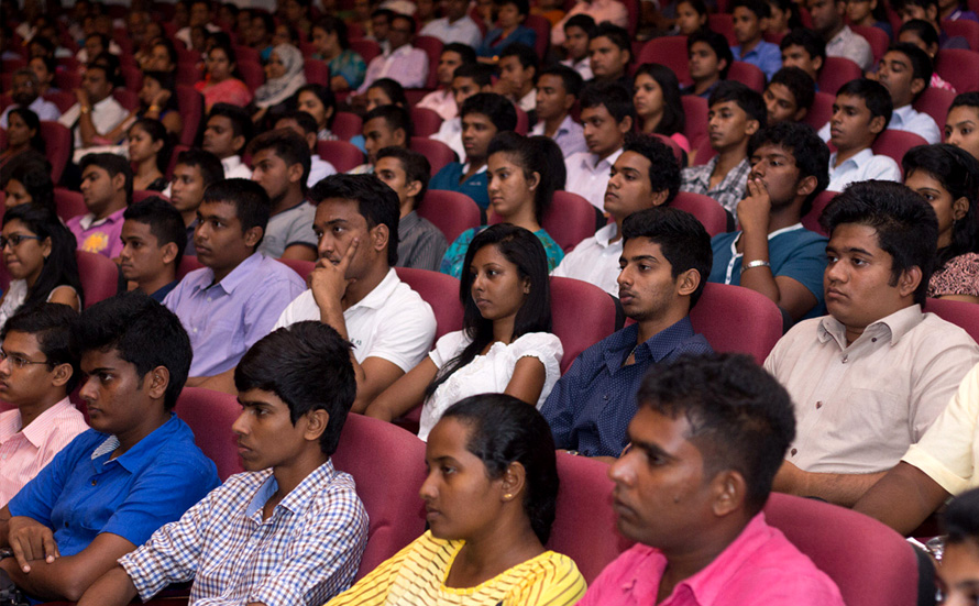 new-batch-of-students-at-sliit