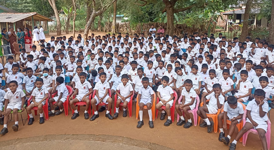 The Kindness Project supports underprivileged Sri Lankan schoolchildren achieve their educational dreams