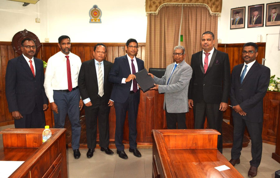 CSE Signs a MoU with The South Eastern University of Sri Lanka