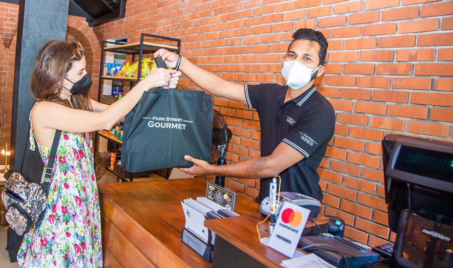 Park Street Gourmet unveiled in Galle with premium customized Christmas hampers