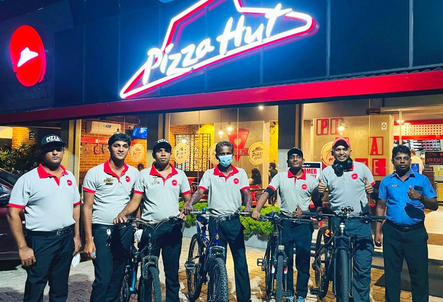 Pizza Hut SL launches the Hut Cyclist initiative to strengthen delivery during crisis
