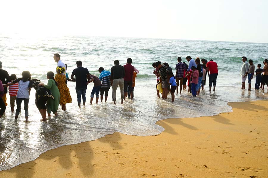 Softlogic GLOMARK marks International Childrens Day with beach outing for Ratmalana Deaf Blind School children