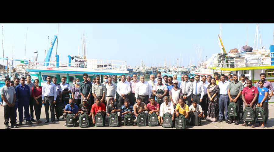 DIMO expands its annual book distribution to the communities in the fisheries sector