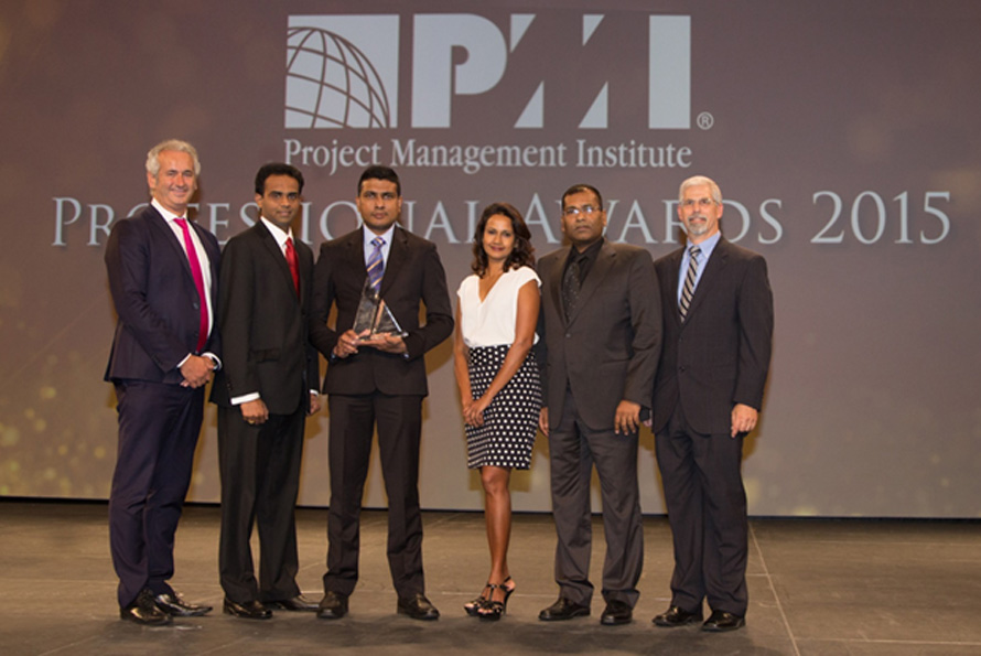 SLT Mobitel wins prestigious Project Management Excellence Award 2015 by PMI