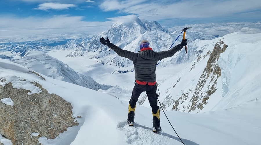 Johann Peries sets out for Mt Elbrus