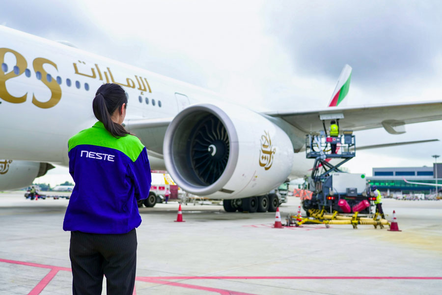 Emirates powers flights with SAF from Singapore