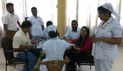 Nawaloka Hospitals offers free medicine and medical services for flood victims in Rathnapura District