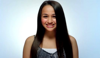 Clean and Clear recruits transgendered teen in SeeTheRealMe campaign ( Video )