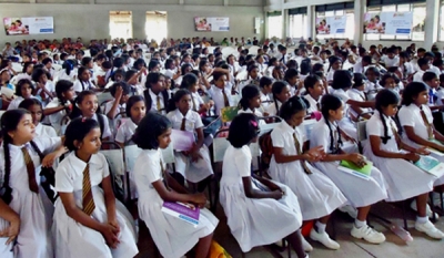Commercial Bank’s ‘Arunalu’ hosts seminar for 500 Year 5 students in Marawila
