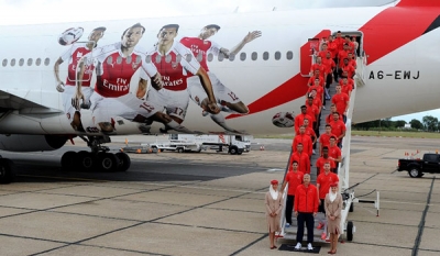 Emirates unveils Arsenal branded plane ahead of team’s pre-season trip to Singapore ( Video )