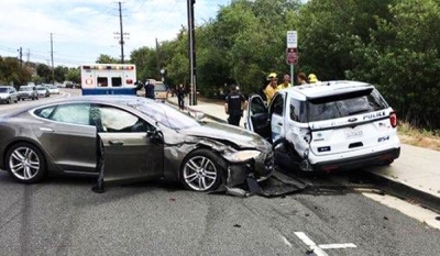 Tesla in Autopilot mode crashes into California police car